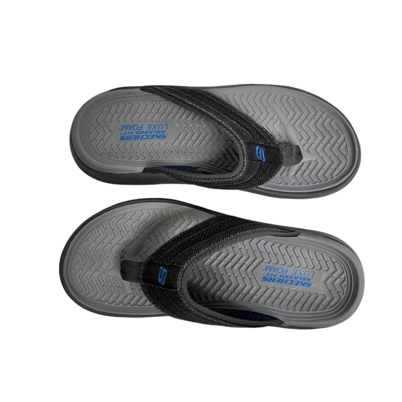 SKECHERS RELAXED FIT LUXE FOAM  THONG SANDAL - Picture 8 of 9
